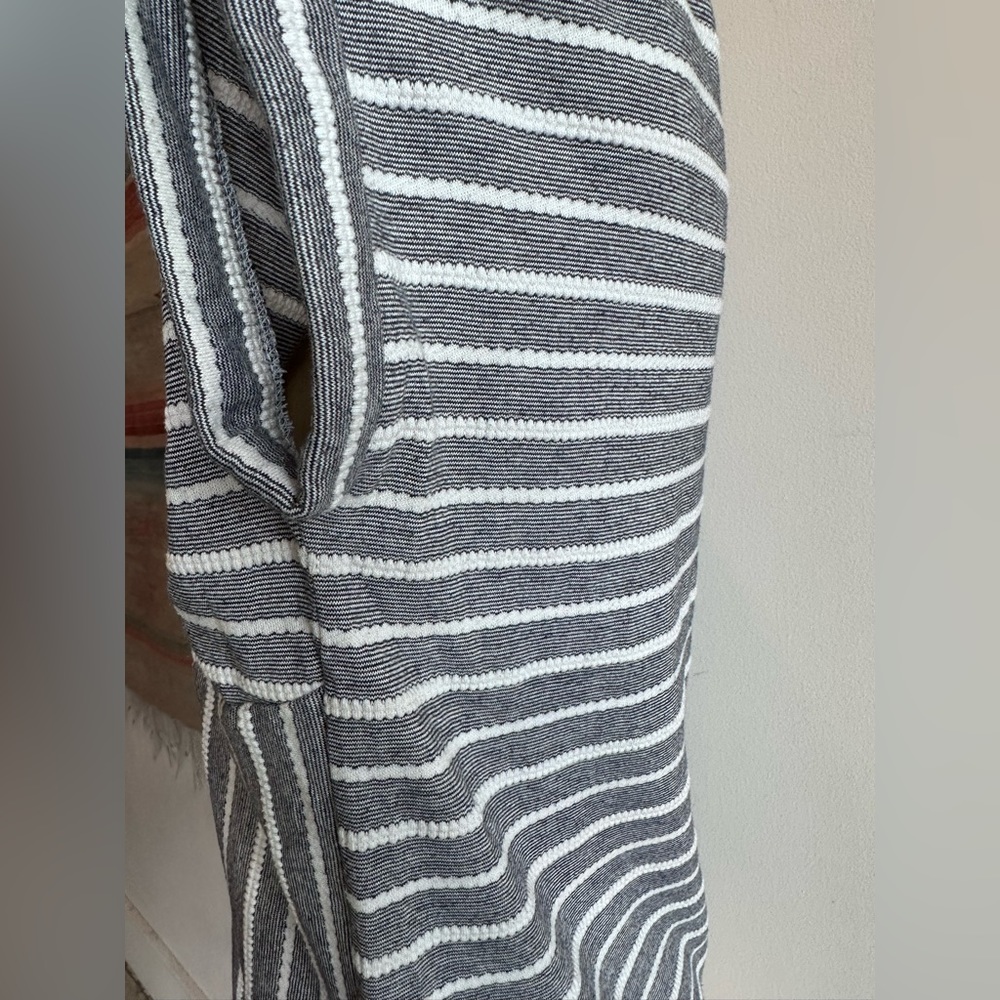 Jones New York Woven Tee Navy Blue White Stripe Boxy Cuffed Short Sleeve EUC - Picture 8 of 10